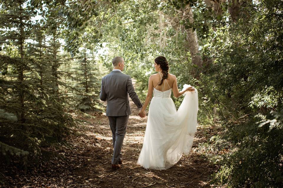 Scenic Bride and Groom Walk