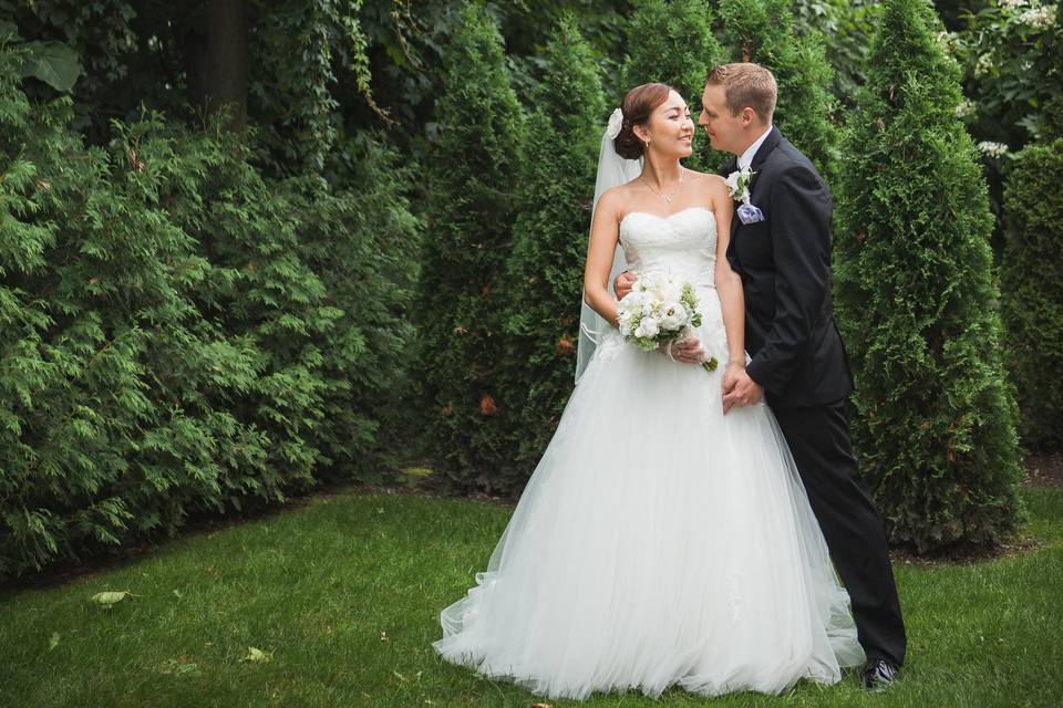 Laval, Quebec bride and groom