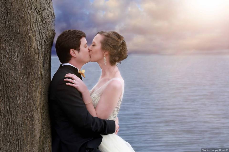 A kiss by the shore Montreal