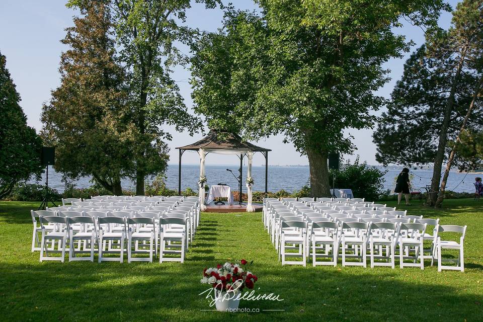 Wedding by the lake Montreal