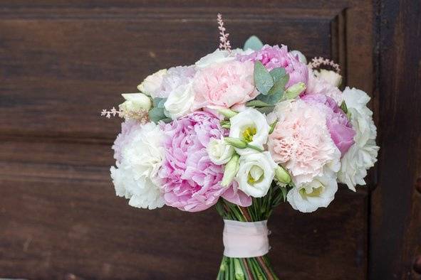 Summer- peonies and lysianthus