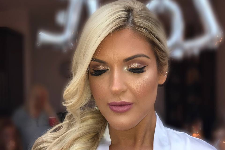 Glam bridal makeup