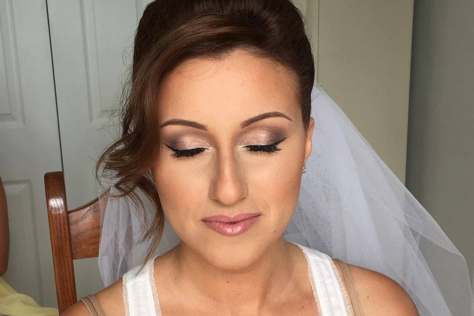 Glam bridal makeup