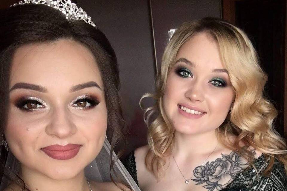 Bride & bridesmaid