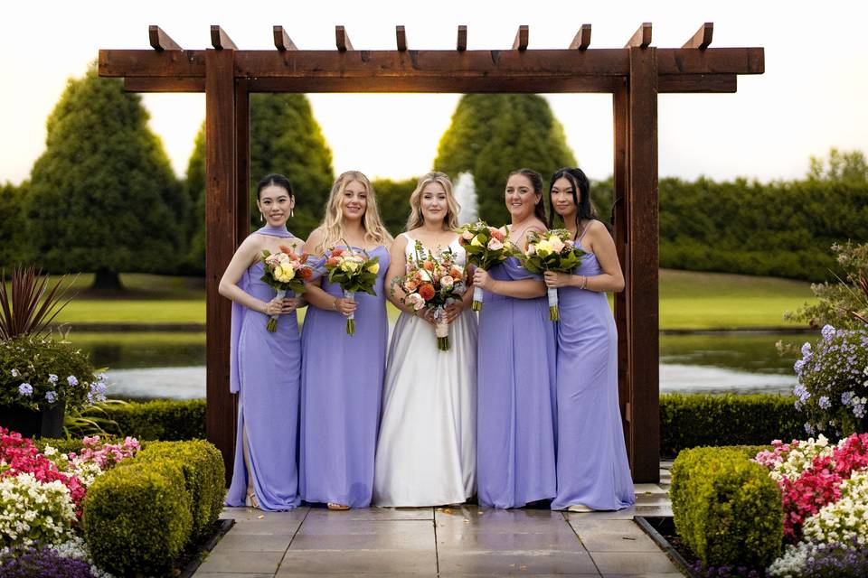 Bride & bridesmaid
