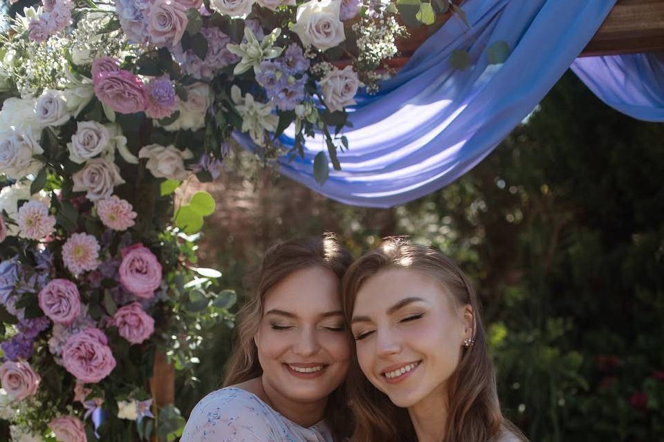 Bride & bridesmaid
