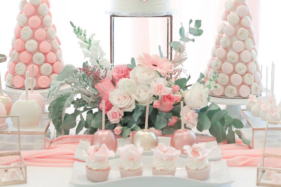 Dreamy Chic Cake