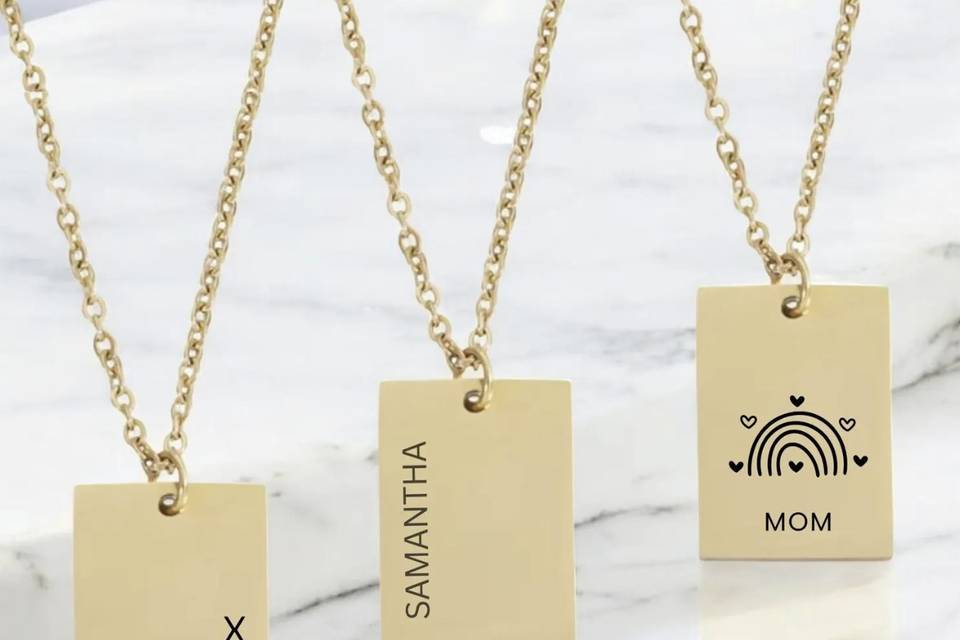 Engraved Gold Pendant Necklace