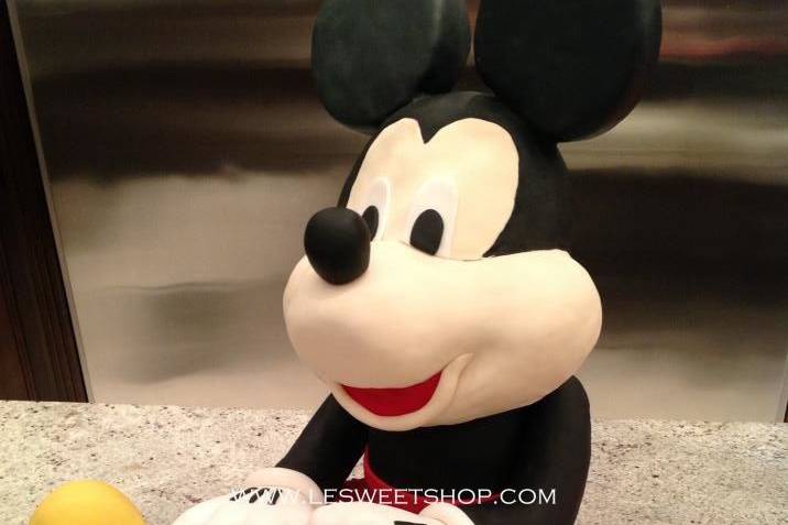 Fully edible Mickey Cake