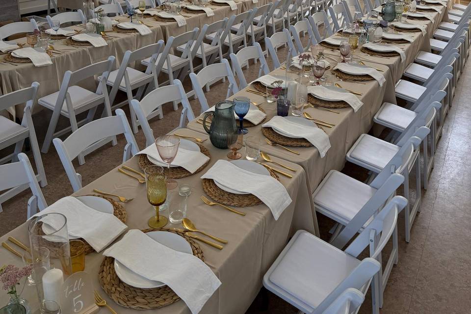 White folding Chairs