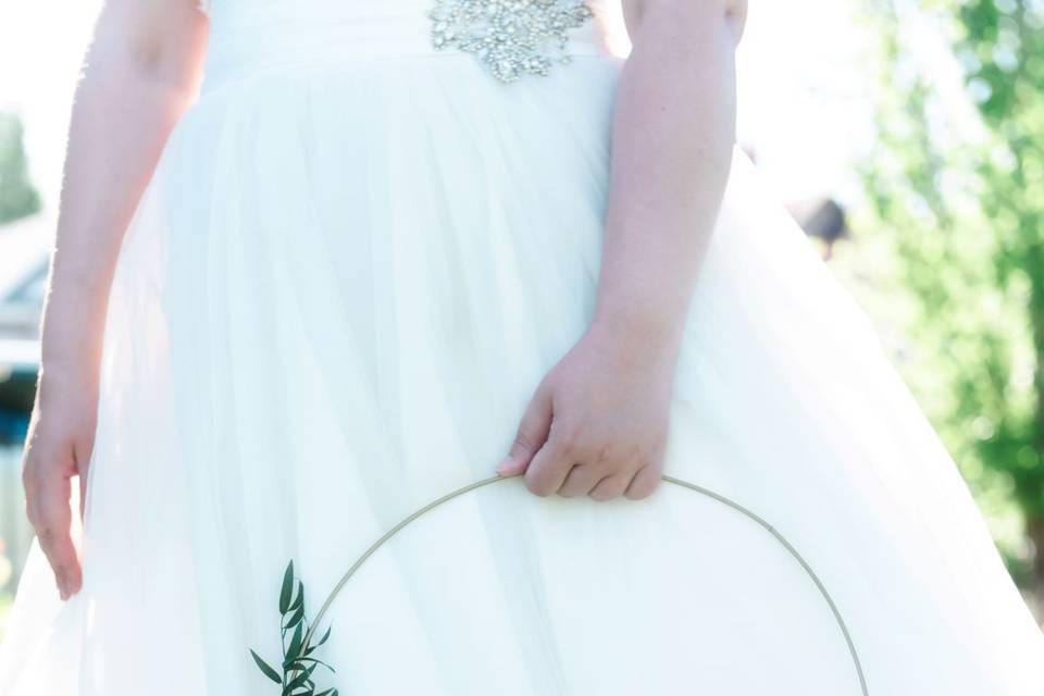 Modern white bouquet