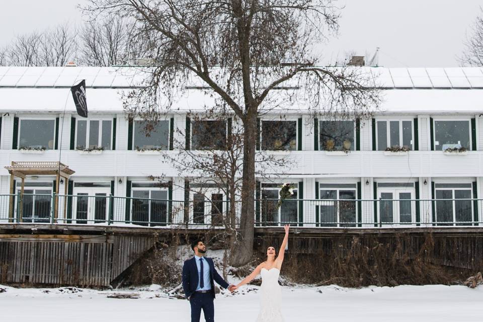 Bouquet tosses