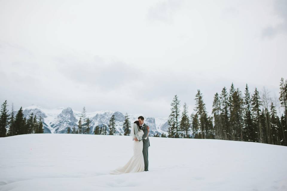 A kiss in the snow