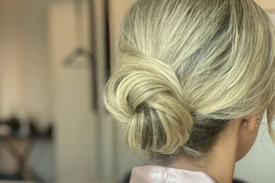 Classic Knotted Bun