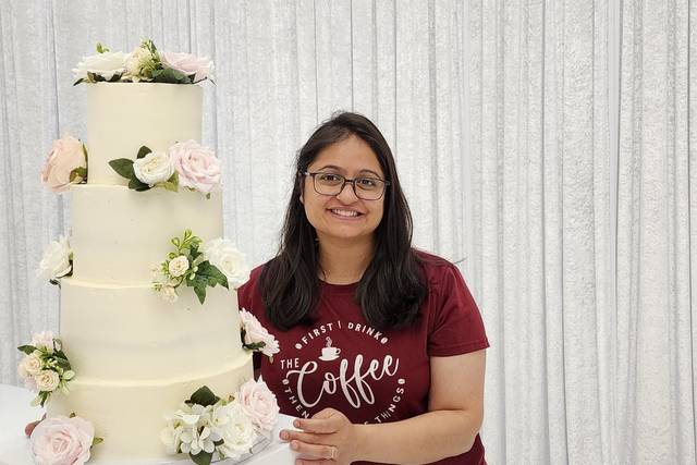 Clean. White Wedding cake