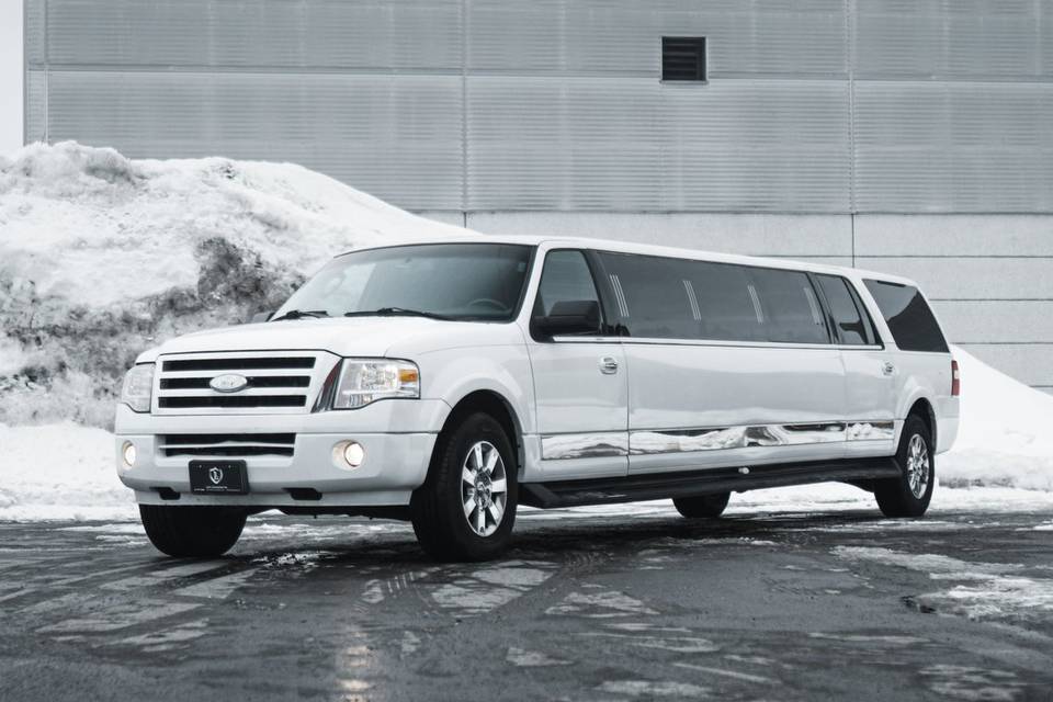 Ford Expedition 12 passengers