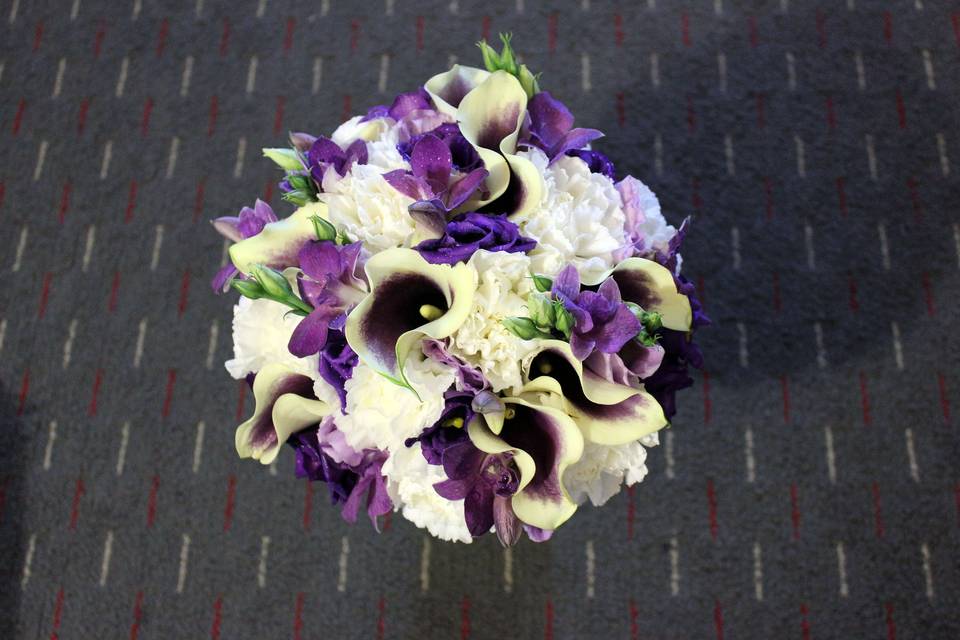 Purple calla lily bouquet