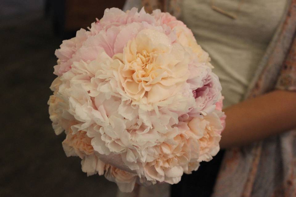 Peach and blush bouquet