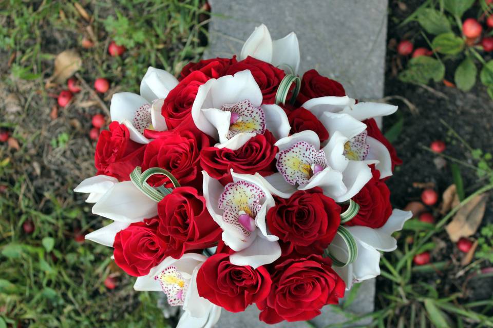 Roses cymbidium bouquet