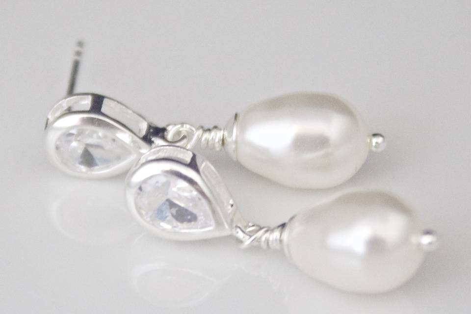 Cubic zirconia white pearl earrings