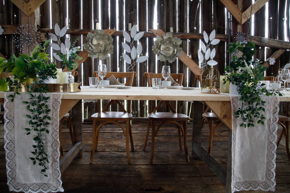 Barn - Head Table (16')