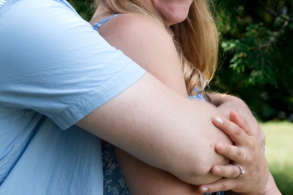 Engagement session at cottage