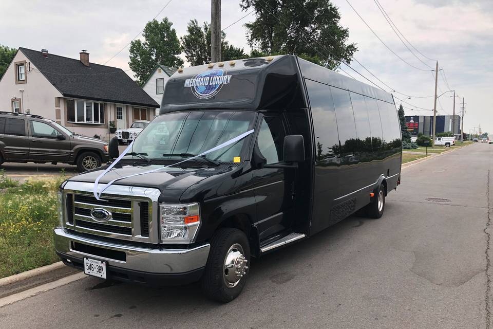 Mermaid Luxury Limo - Hamilton