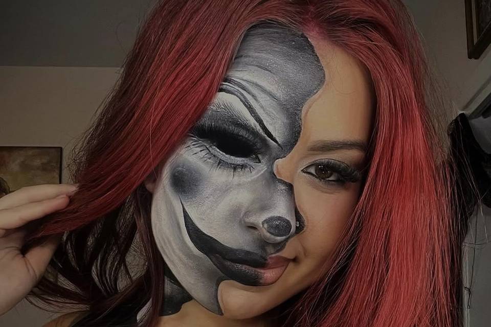 Grinning Clown.