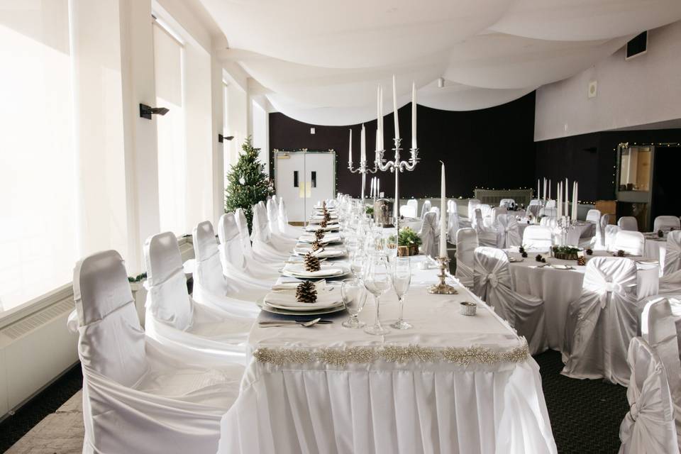 Winter Wedding Head Table