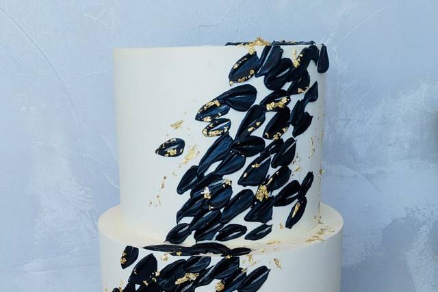 Textured wedding cake