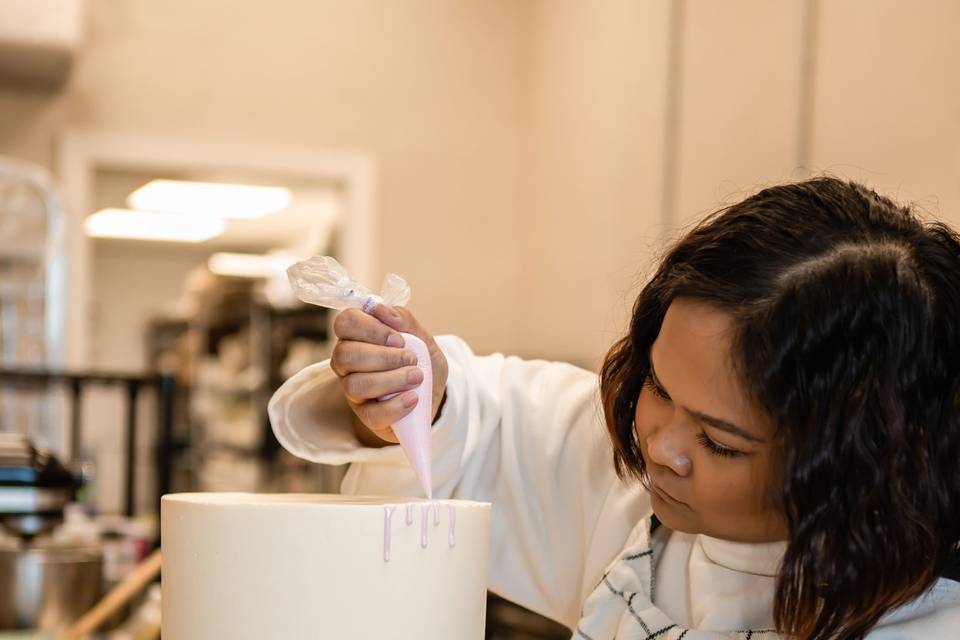 Cake decorating