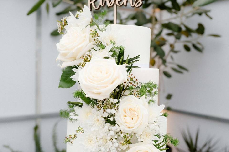 Floral wedding cake
