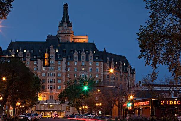 The hotel by night