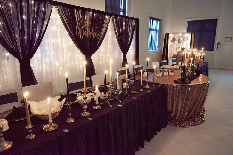 Head table with lighting