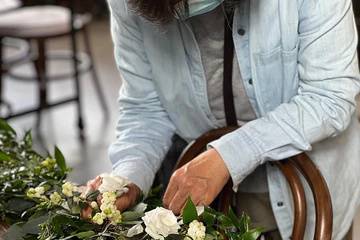 Table Garland Installation