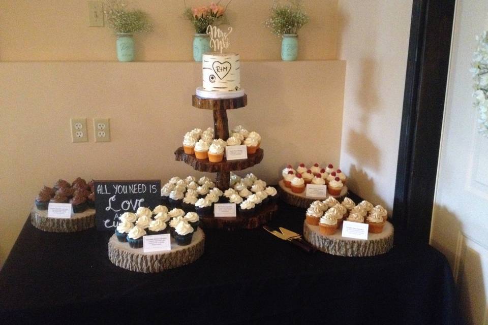 Birch cupcake wedding