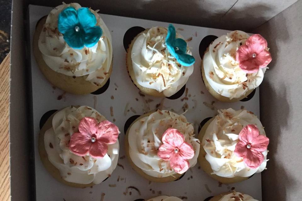 Sugar flower cupcakes