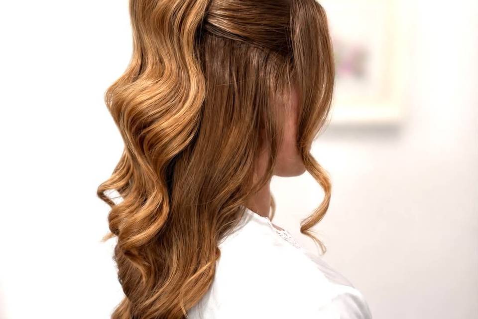 Glam Waves for Bride