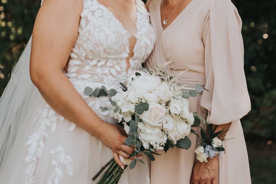 Traditional bridal glam