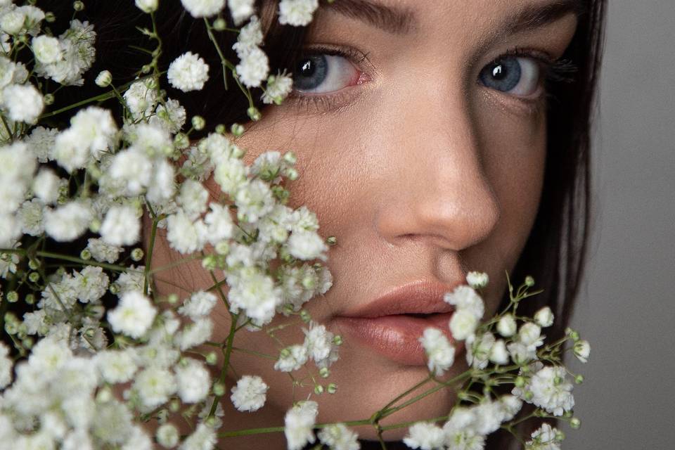 Ethereal glow & soft makeup