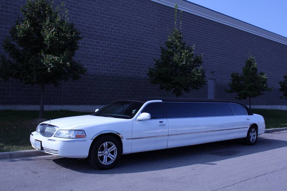 10 Passenger Lincoln