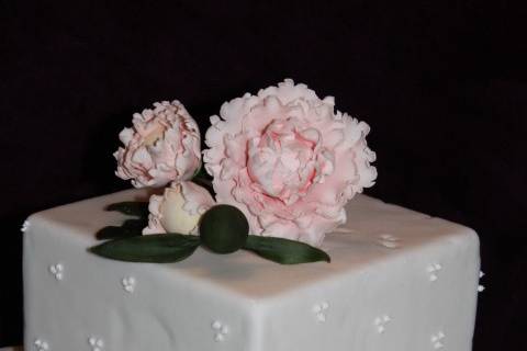 Pink and white cakes