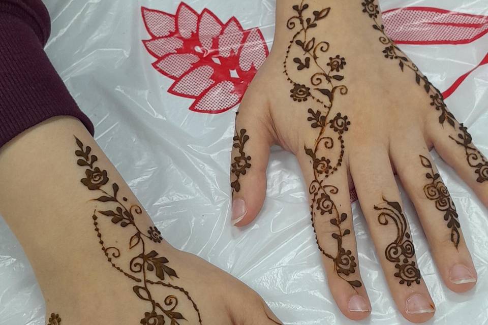 Simple henna with floral