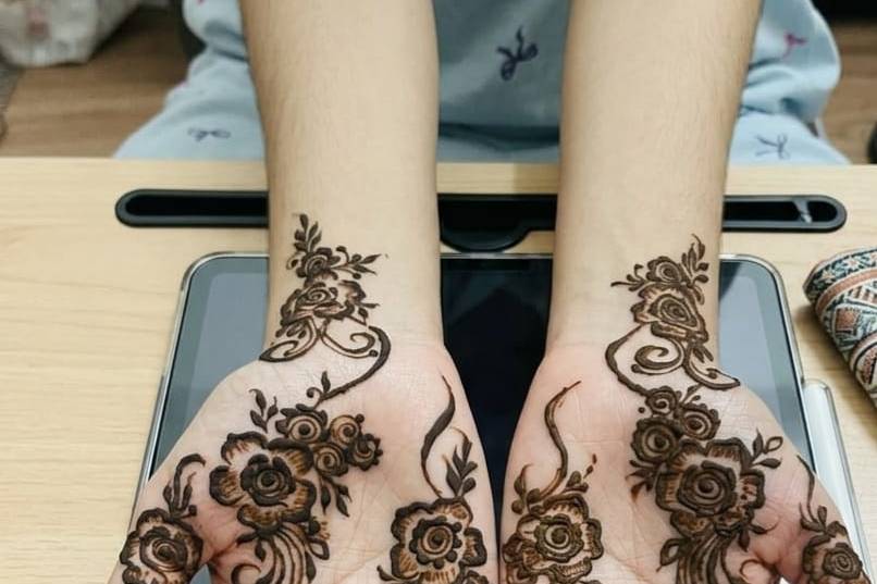Floral henna