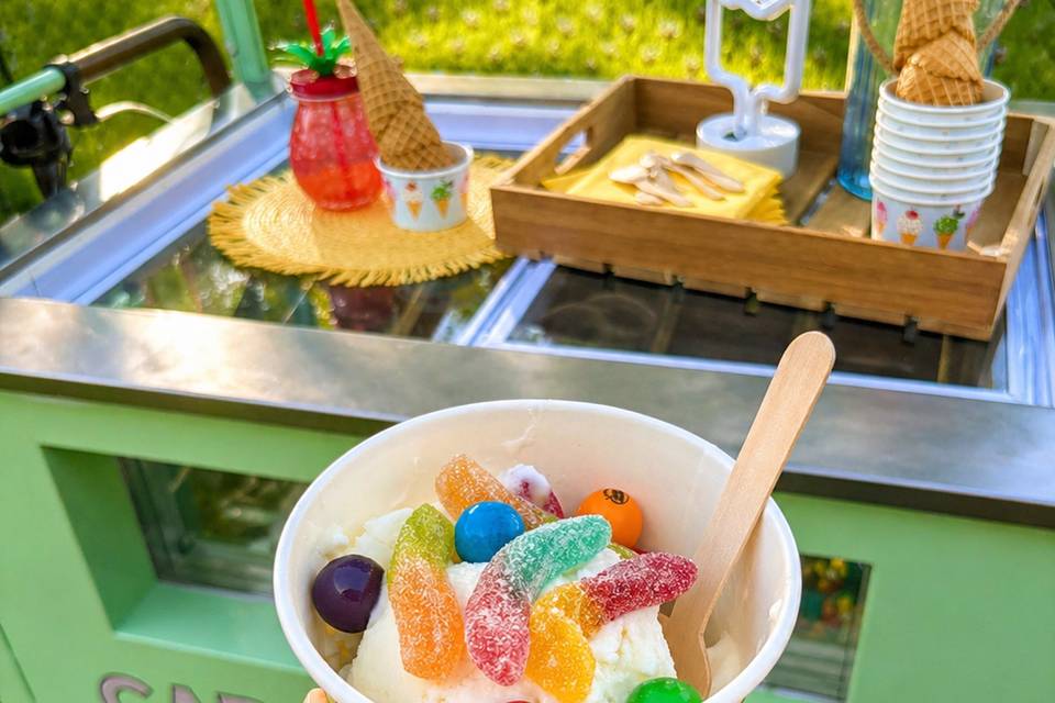Sundae Social Cart