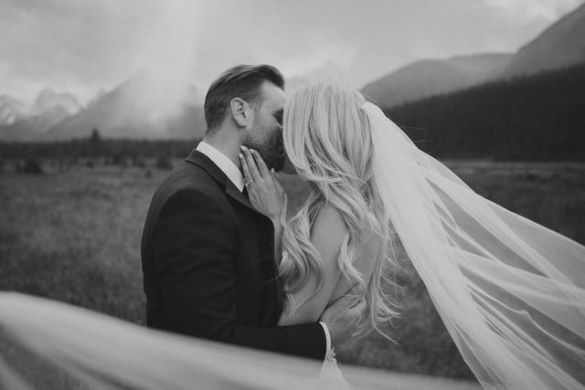 Freedom Together: Liana Tomowich - Officiant - Calgary