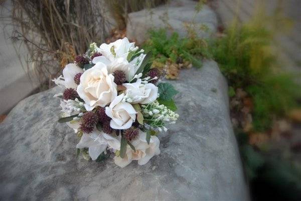 glennas bouquet taken by inaflashphotography.jpg