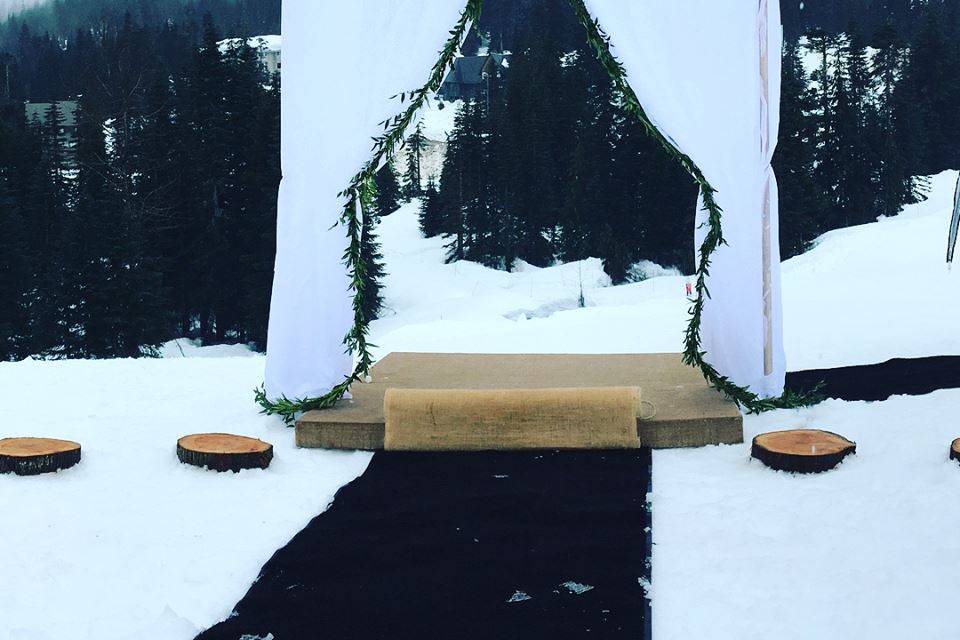 Winter wedding at Sasquatch!