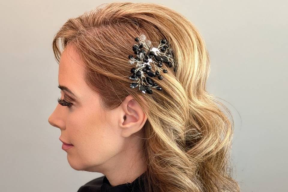 Soft glam with loose curls...