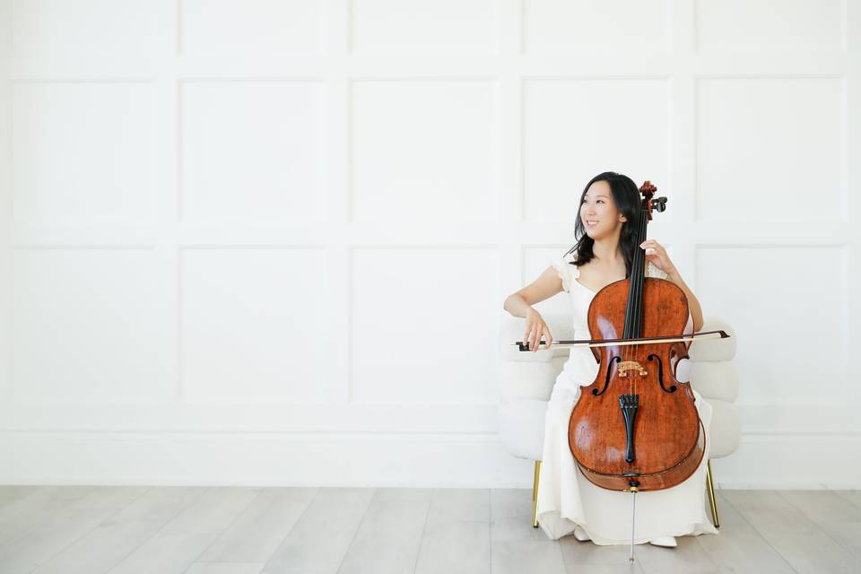 Elizabeth Lee - Cellist